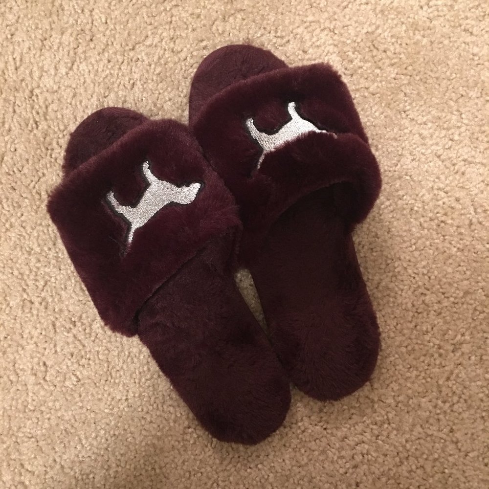 victoria's secret pink slippers